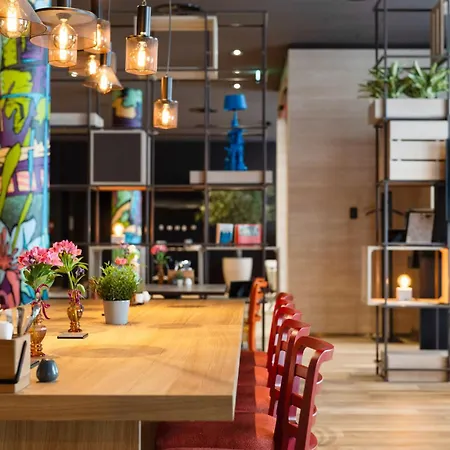 ホテル Intercityhotel 4*