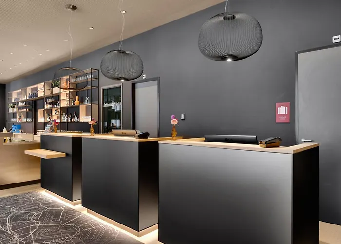 ホテル Intercityhotel 4*